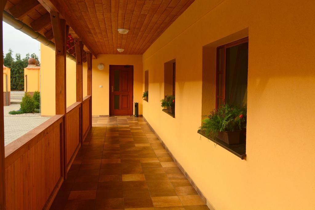 Penzion Farma Dvorec Radnice Kamer foto