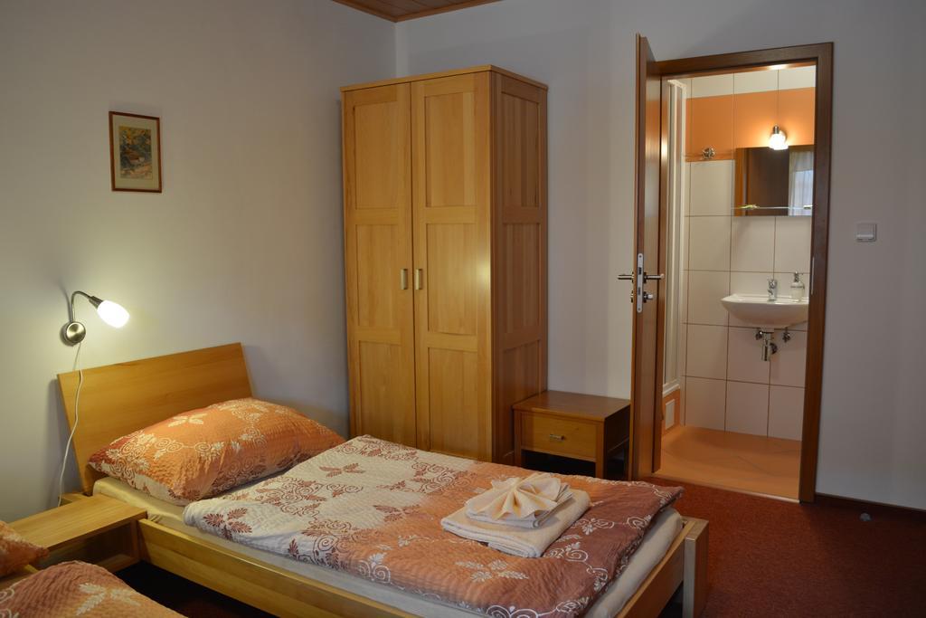 Penzion Farma Dvorec Radnice Kamer foto