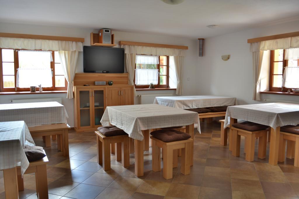 Penzion Farma Dvorec Radnice Buitenkant foto